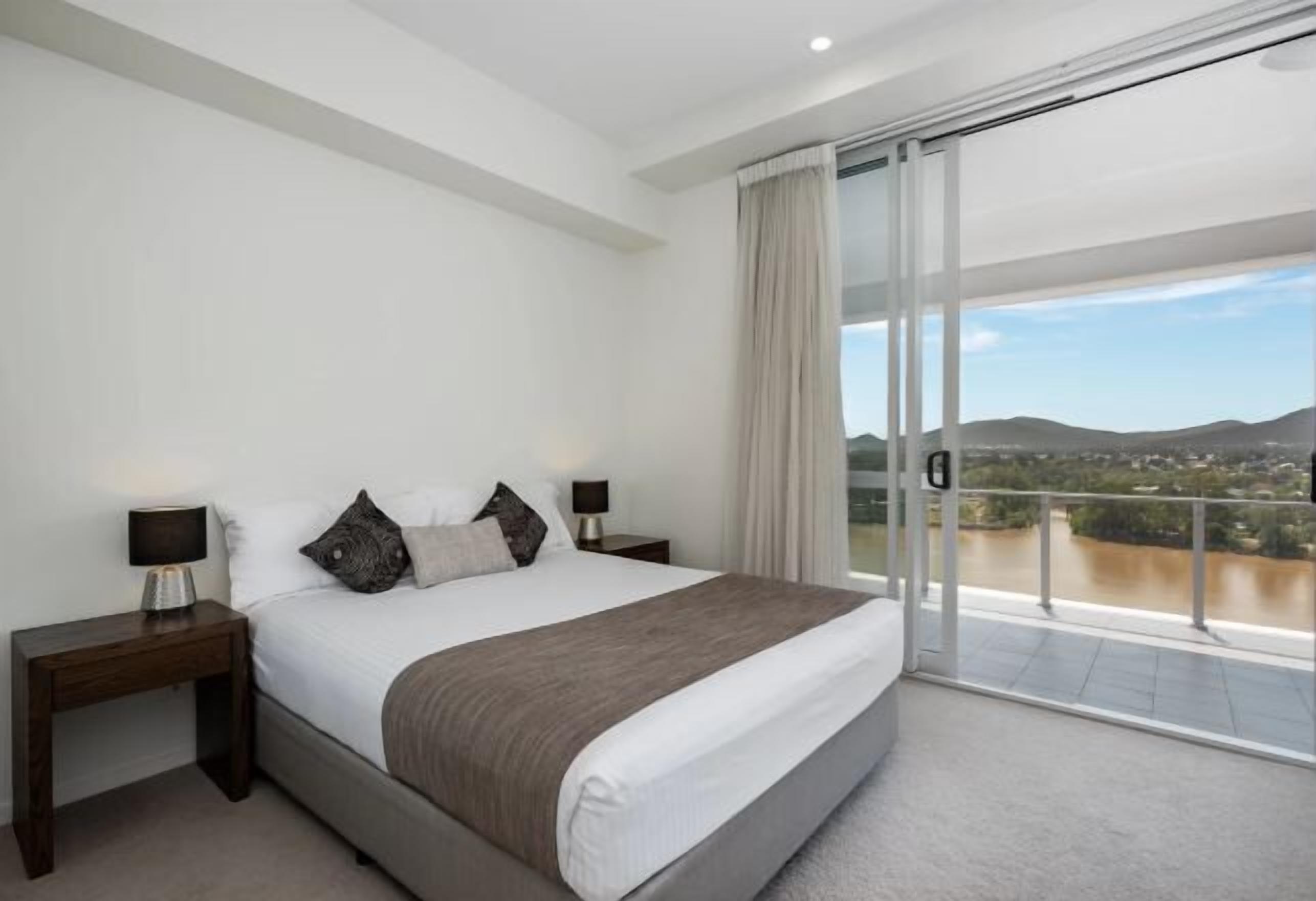 Premium bedding, in-room safe, desk, laptop workspace