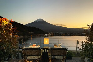 Superior-Zweibettzimmer (with Balcony, Mt.Fuji and Lake view)
