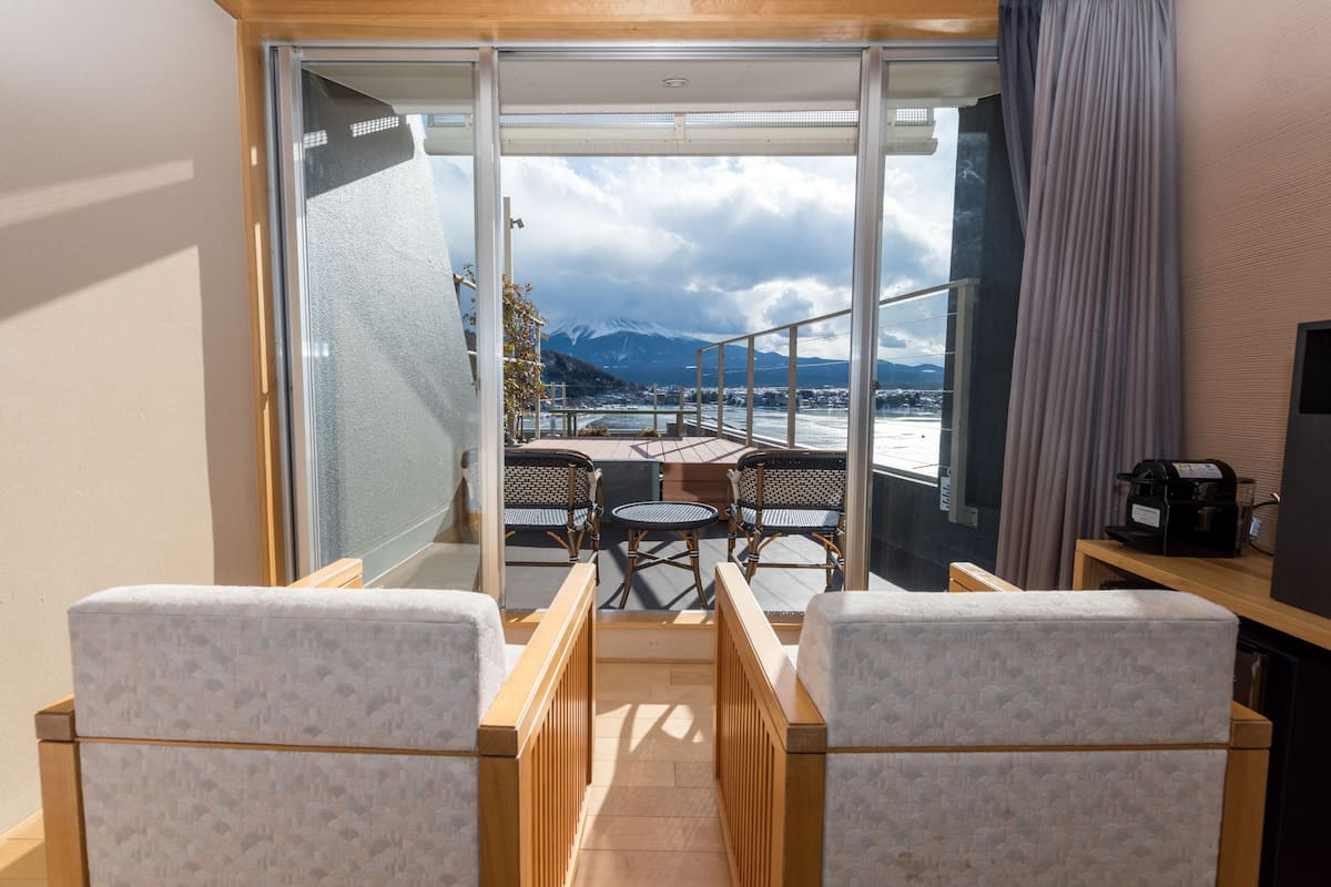 japanese style room "nagomi" with balcony (mt.fuji and lake view | view from room