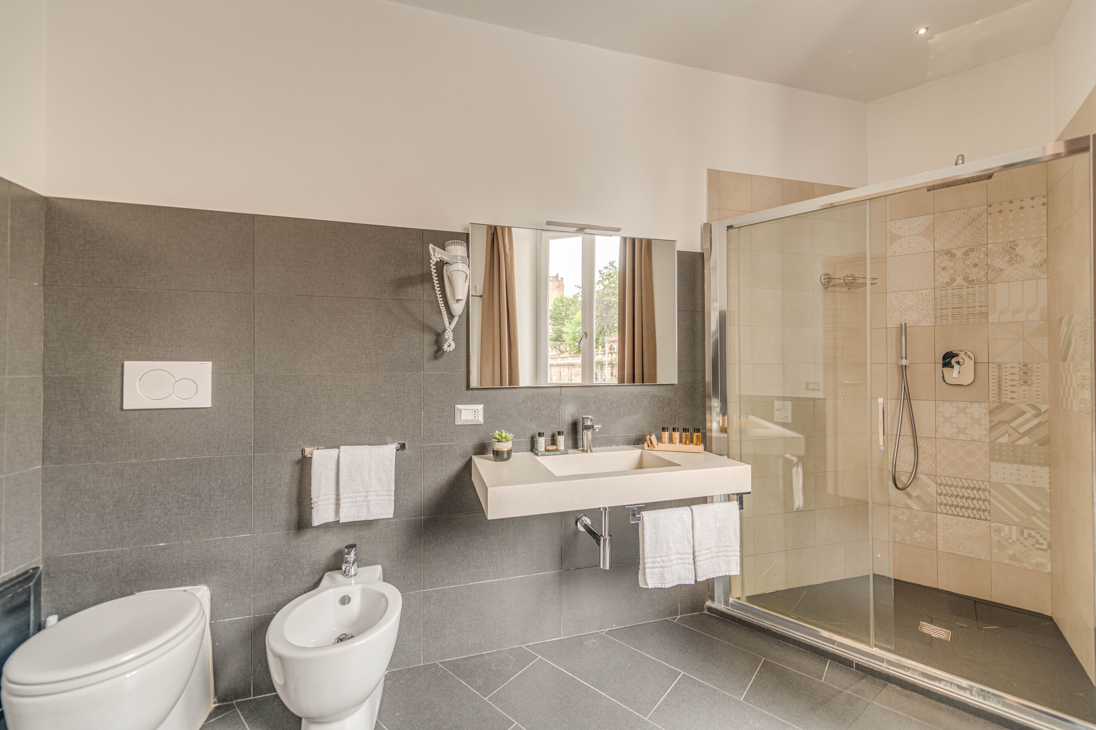 shower, rainfall showerhead, free toiletries, hair dryer