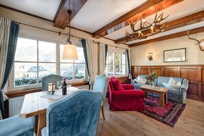 Apartment, 1 Bedroom, Balcony (4 Persons) | Living area | Flat-screen TV - Villa Orania (Bad Gastein)