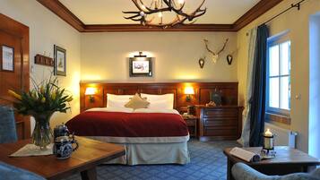 Apartment, 1 Bedroom, Balcony (2 Persons) | Peralatan tempat tidur hipoalergenik, bar mini, peti besi dalam bilik