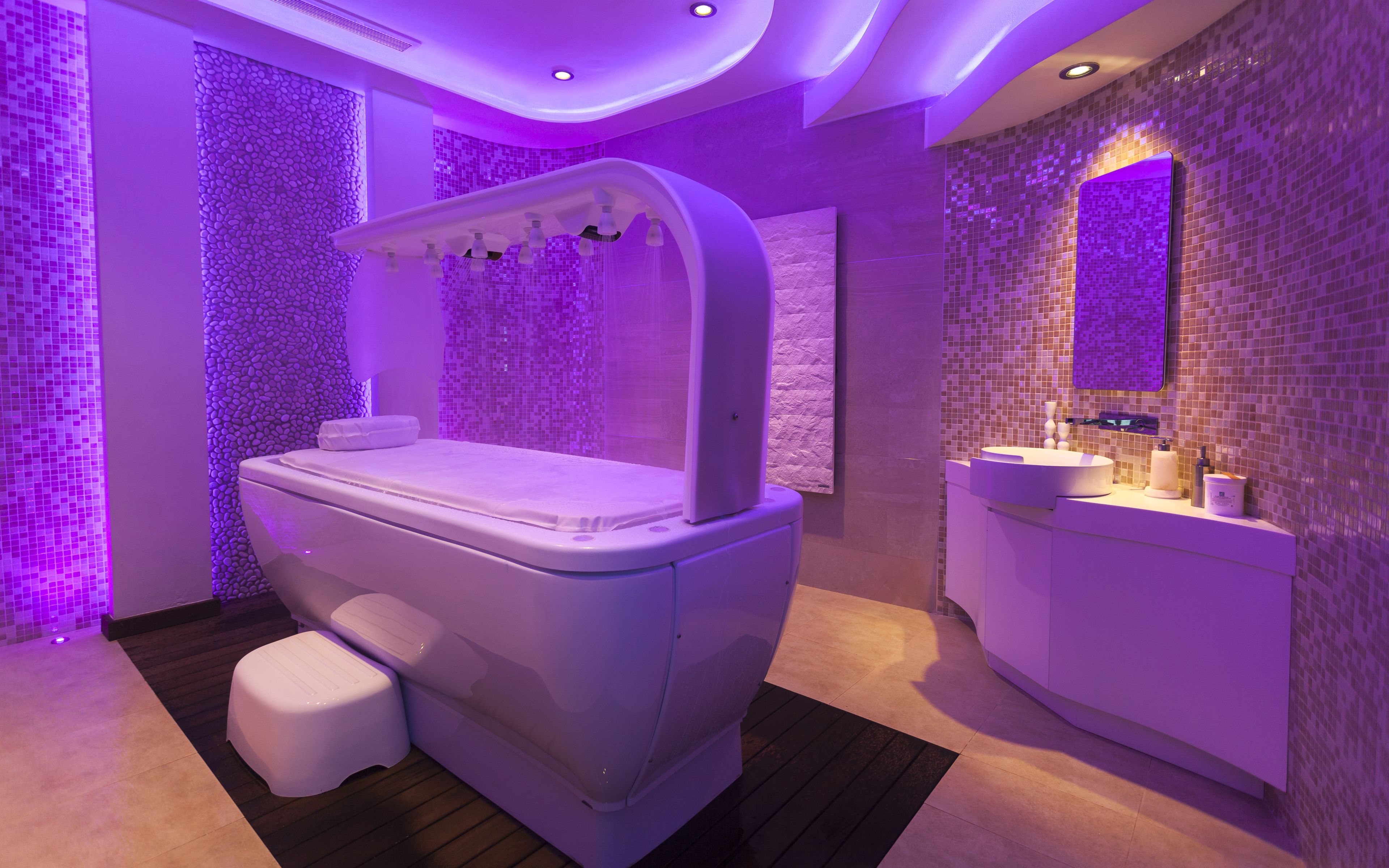 sauna, turkish bath/hammam, body treatments, body wraps, body scrubs