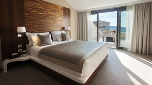 Minibar, in-room safe, soundproofing, free WiFi