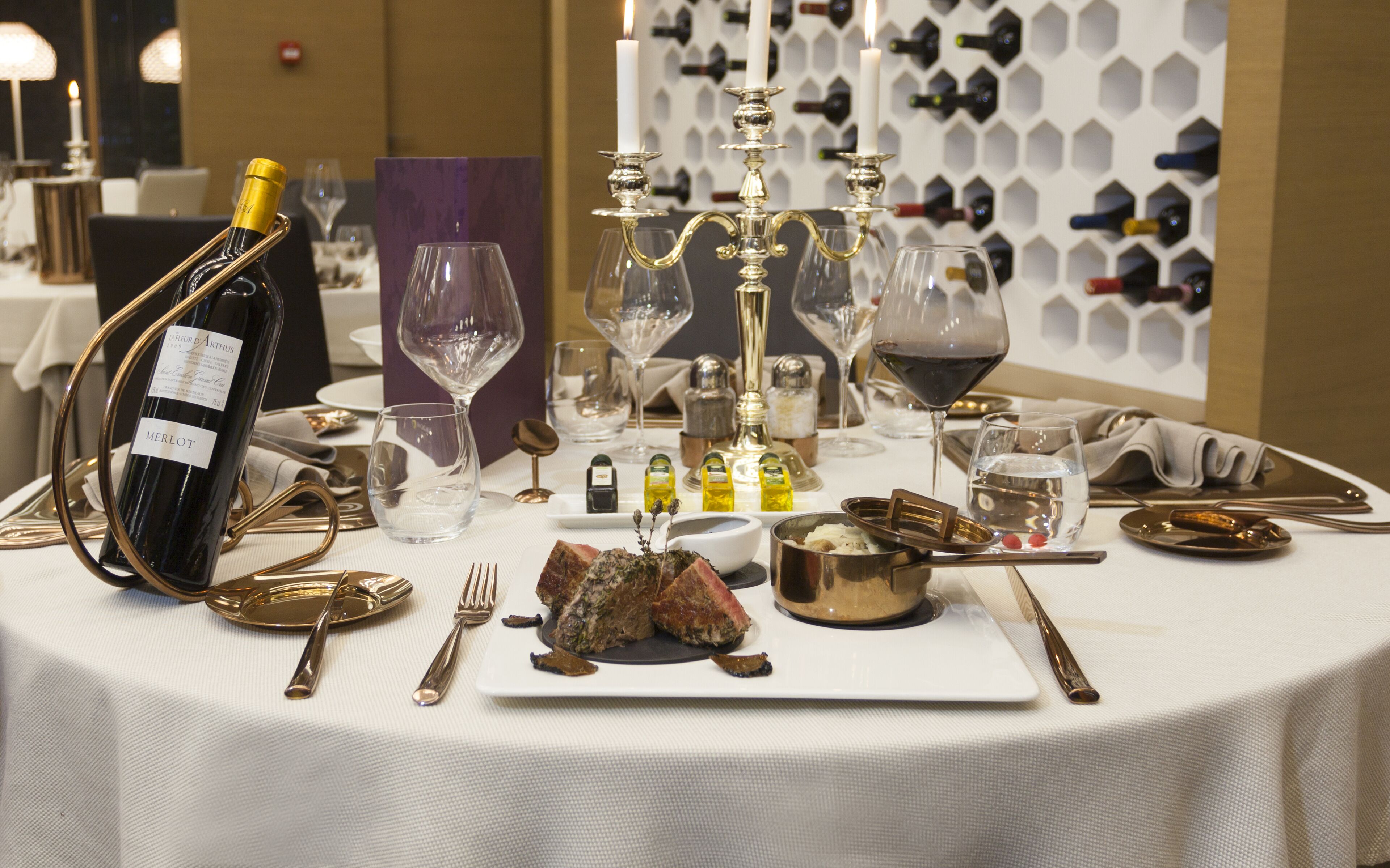 5 restaurants, breakfast served