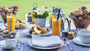 Termasuk sarapan bufet setiap hari