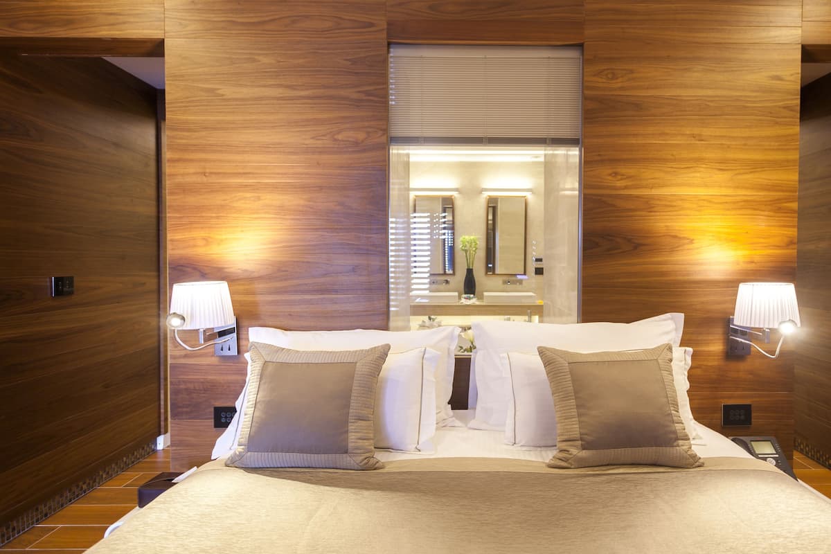 The Signature Villa | Minibar, caja de seguridad en la habitación y insonorización