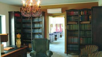 Kawasan tempat duduk lobi