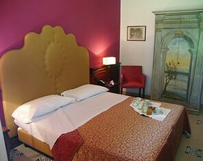 Superior Room, 1 Queen Bed, Accessible, Patio