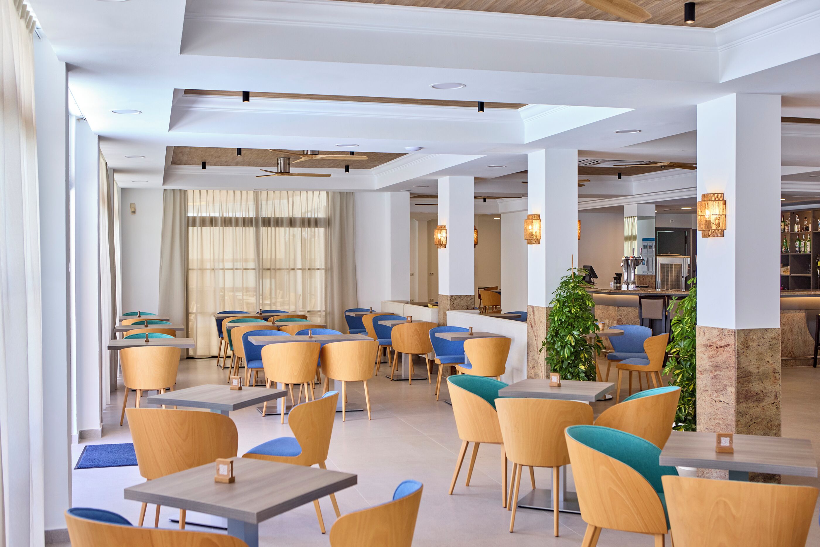 individually decorated, individually furnished, desk, laptop workspace