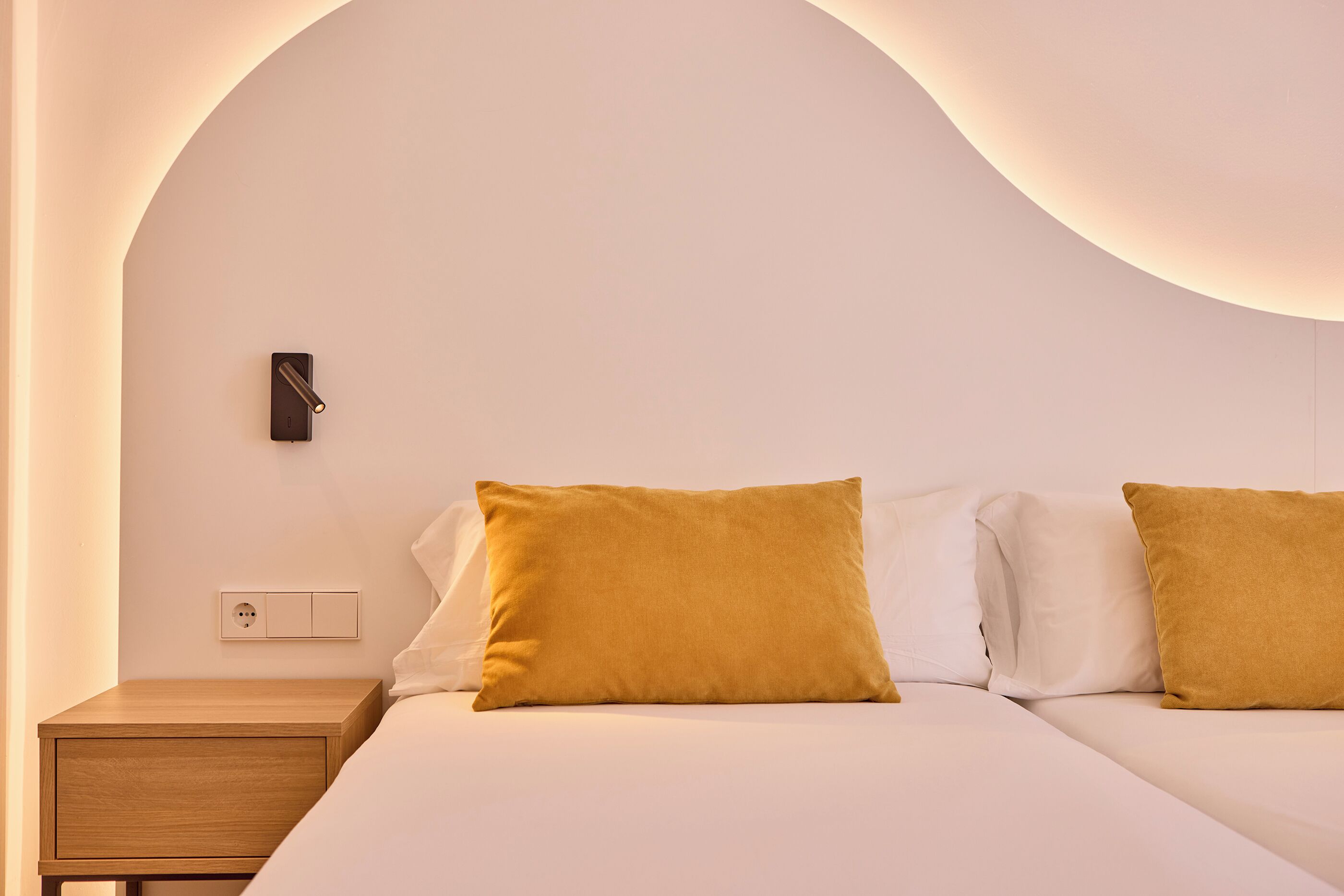 individually decorated, individually furnished, desk, laptop workspace