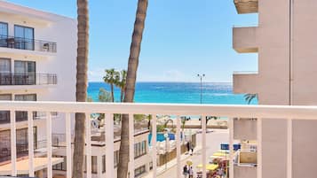 Standard-Doppelzimmer, Poolblick | Balkon
