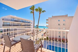 View from property - Universal Hotel Bikini (Sant Llorenc des Cardassar)