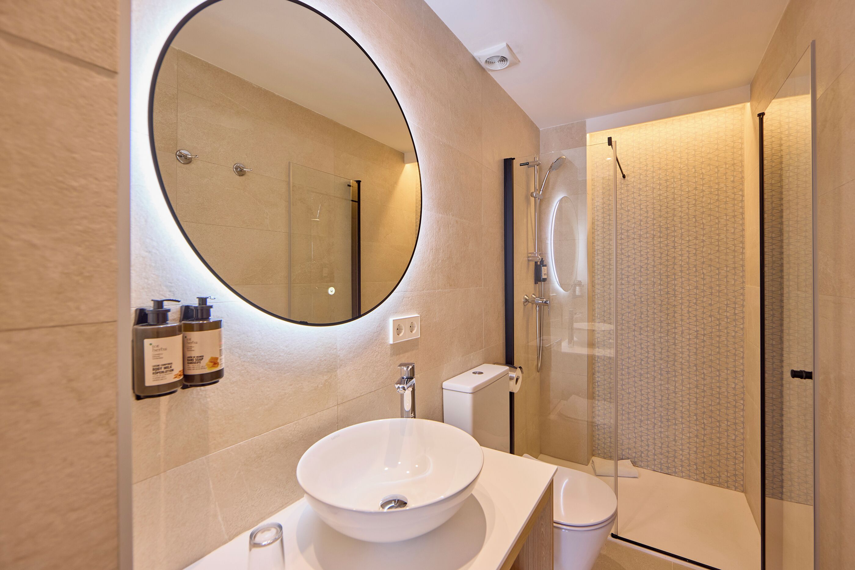 single room, balcony | bathroom | eco-friendly toiletries, hair dryer, towels