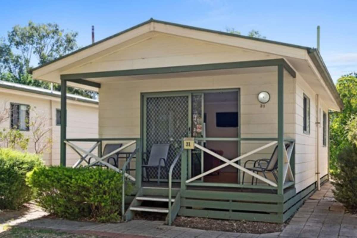 Standard 2 Bedroom Cabin - Sleeps 6 - Pet Friendly | Terrace/patio