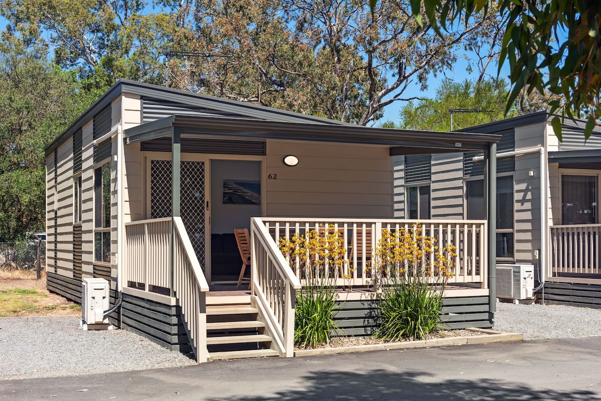 Superior 2 Bedroom Cabin - Sleeps 5-6 | Terrace/patio