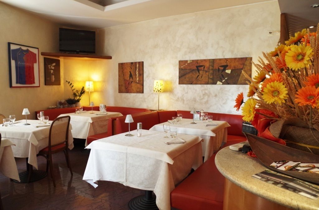 Se sirven desayunos, almuerzos y cenas; cocina mediterránea