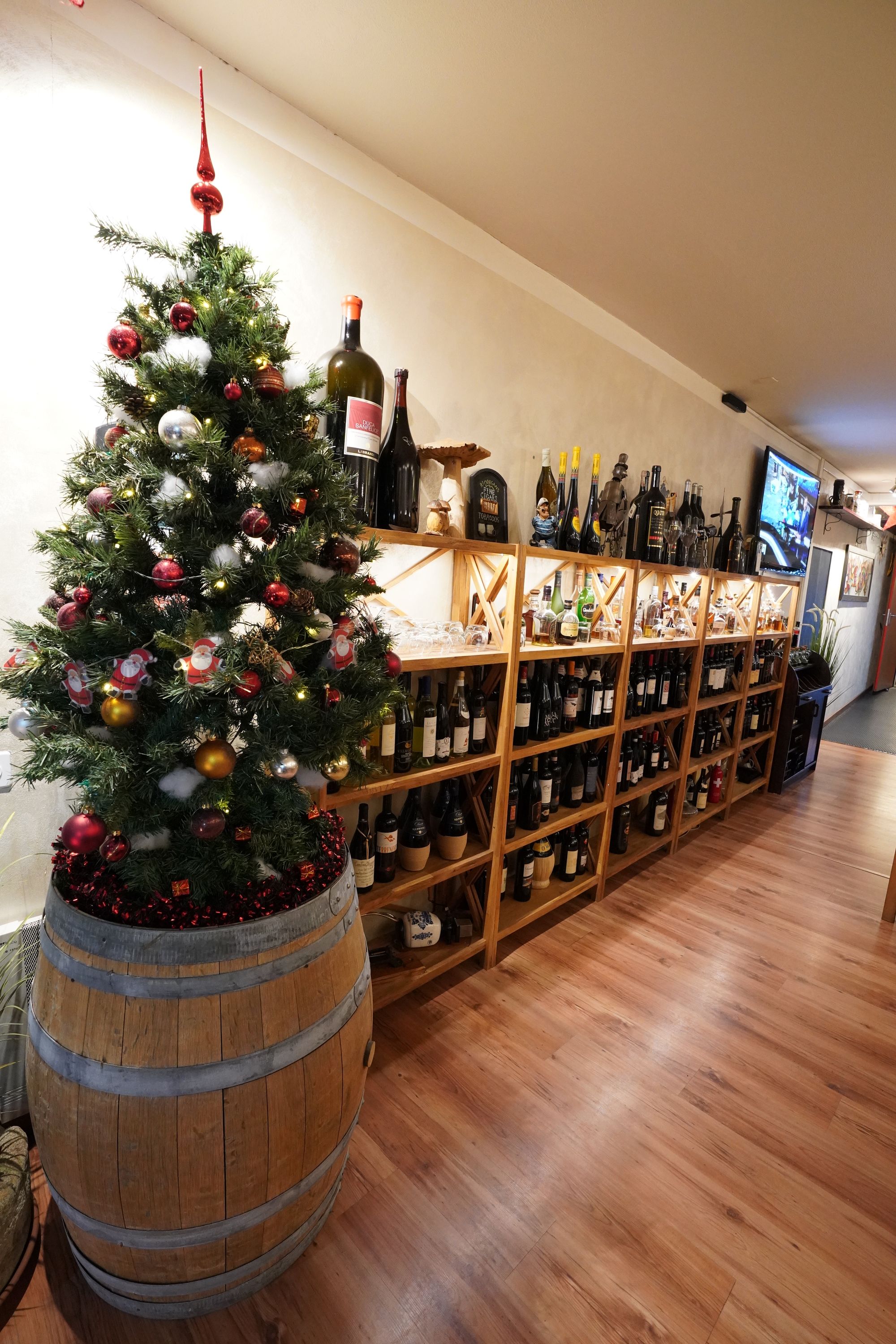 breakfast, lunch, dinner served; mediterranean cuisine