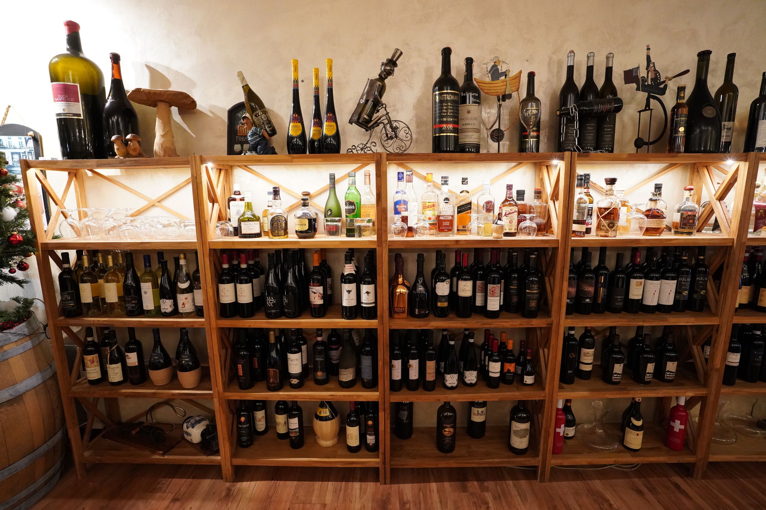 breakfast, lunch, dinner served; mediterranean cuisine