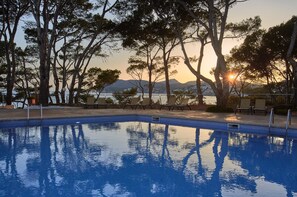 Indoor pool, outdoor pool - Universal Hotel Lido Park & Spa (Calvia)