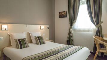 Chambre Double | Chambres insonorisées, Wi-Fi gratuit, draps fournis