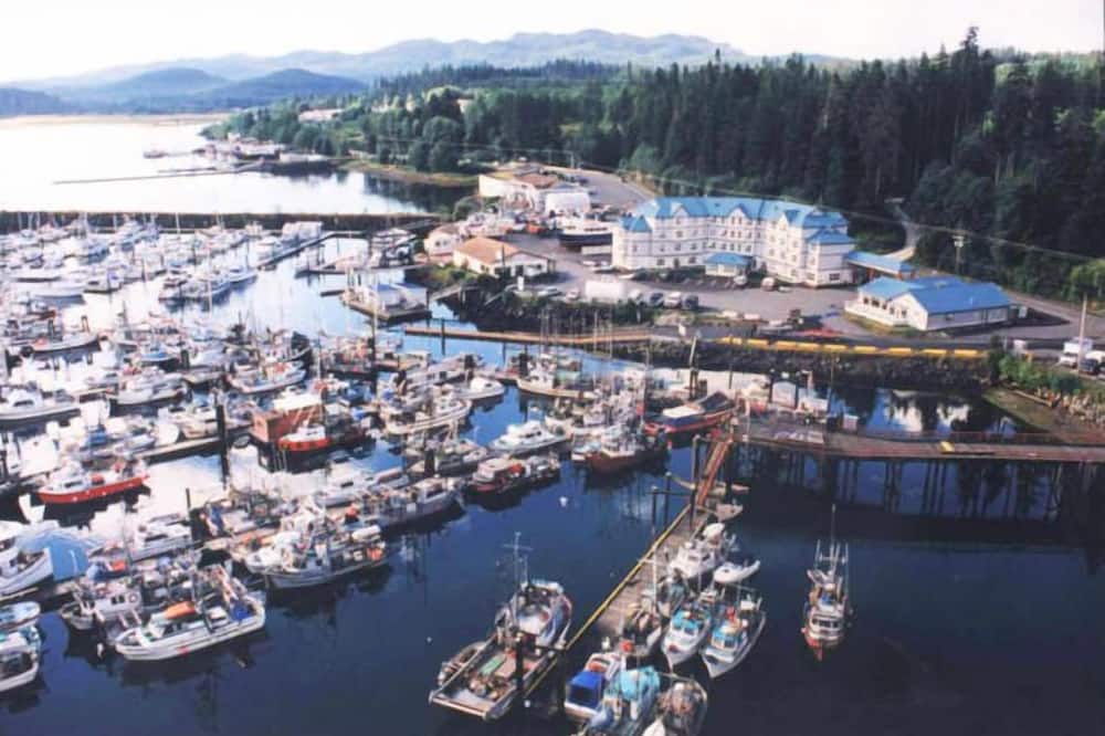 Quarterdeck Inn Port Hardy