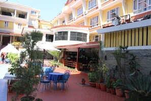 Tempat makan outdoor