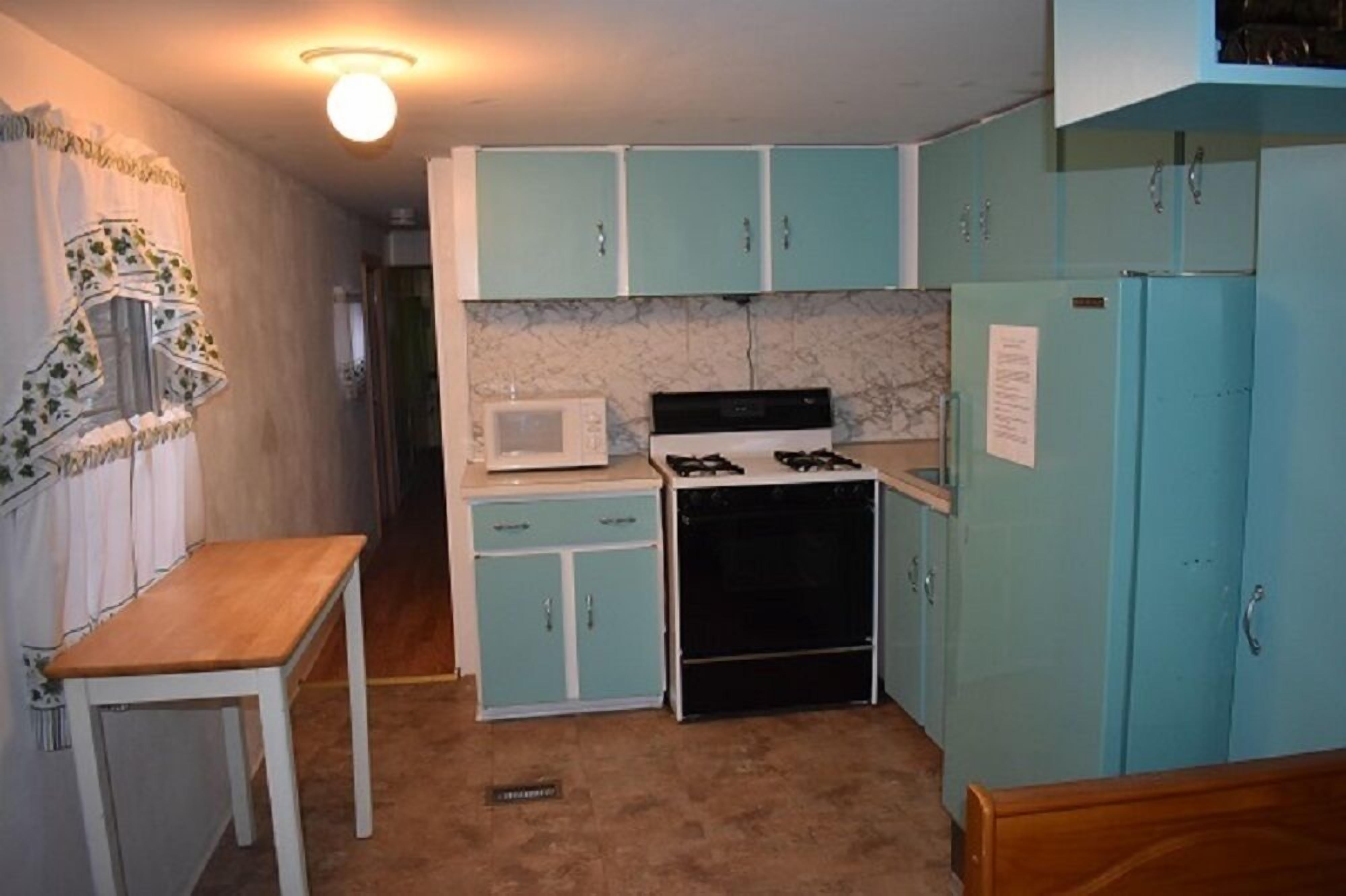 the caboose | 1 bedroom, individually decorated, individually furnished, free wifi