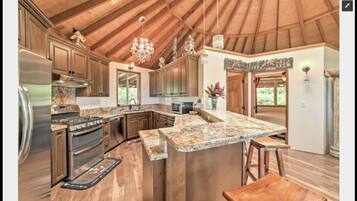 House, 3 Bedrooms (1 Queen & 2 King Beds) | Private kitchen | Full-size fridge, microwave, stovetop, dishwasher