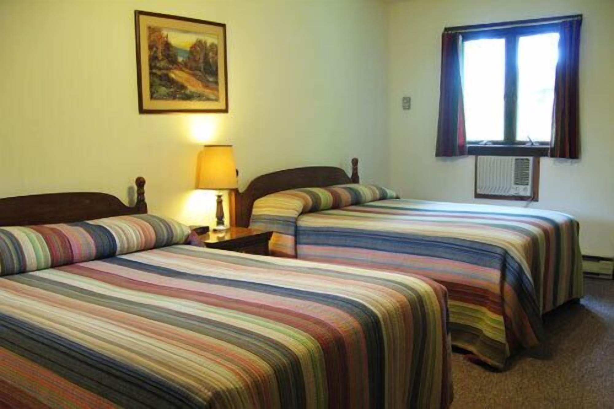 standard room, 2 double beds, non smoking (breakfast included only ) | cots/infant beds, rollaway beds, free wifi, bed sheets