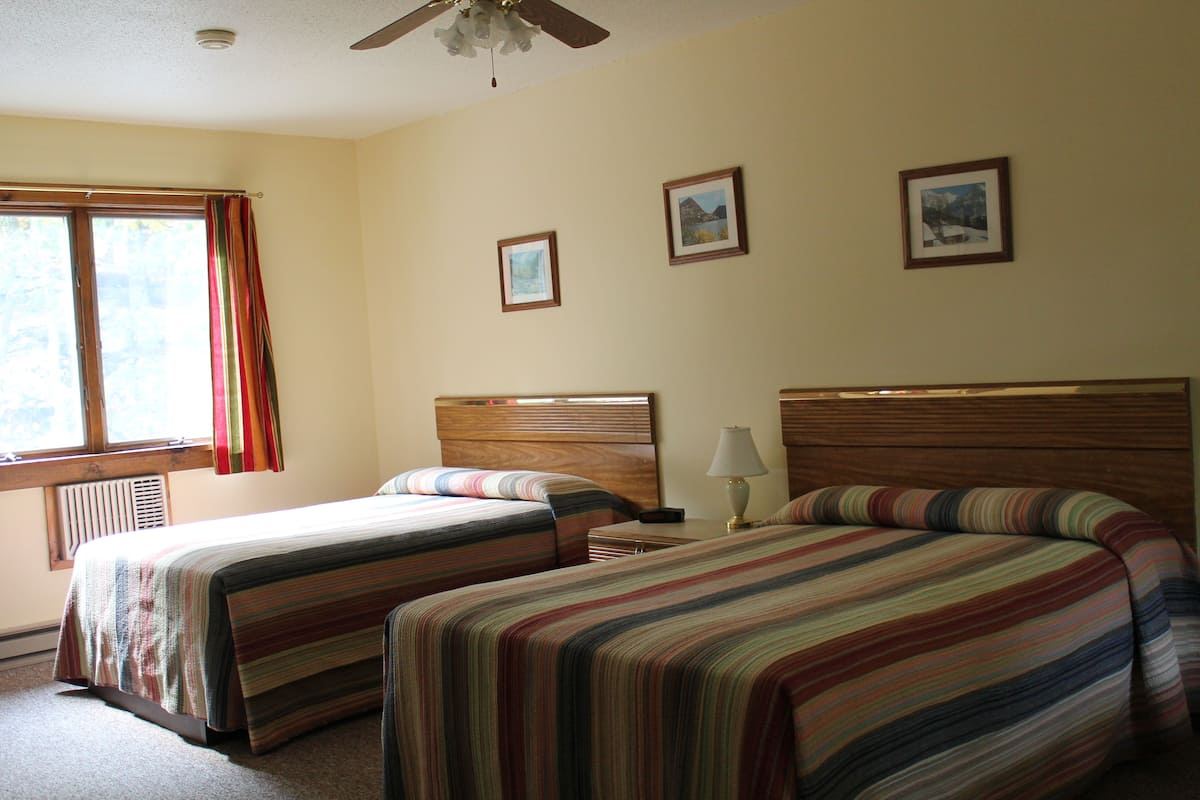 standard room, 2 double beds, non smoking (breakfast included only ) | cots/infant beds, rollaway beds, free wifi, bed sheets