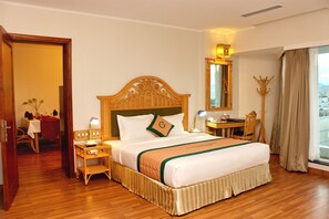 1 bedroom, premium bedding, in-room safe, desk