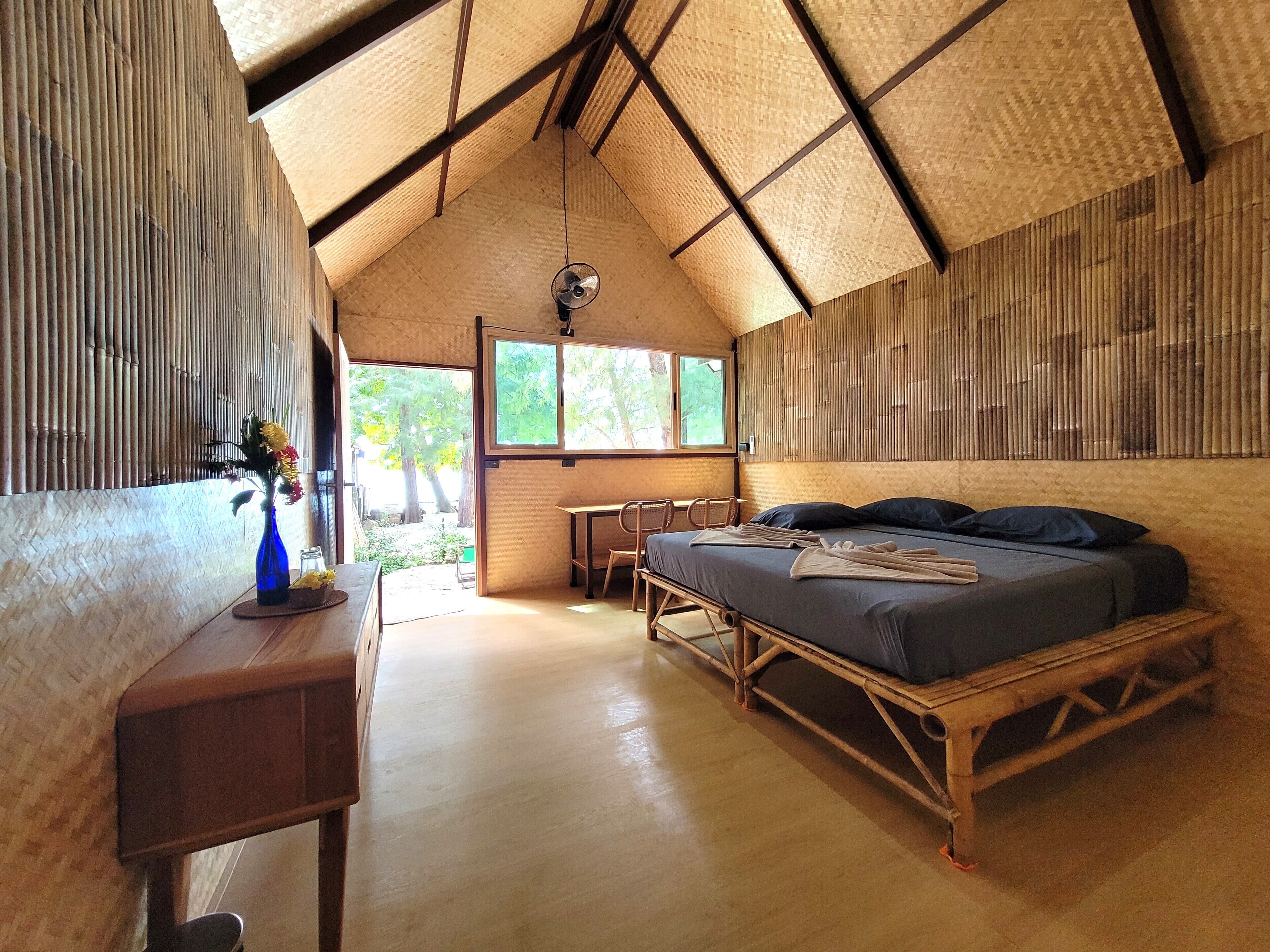 Beach Front Bungalow | 客房内保险箱、免费 WiFi、床单