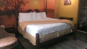 Room, 1 King Bed | Desk, laptop workspace, free WiFi, bed sheets - Naugatuck Motor Lodge (Naugatuck)