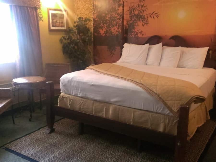 Phòng, 1 giường cỡ king | Bàn, khu vực làm việc phù hợp cho laptop