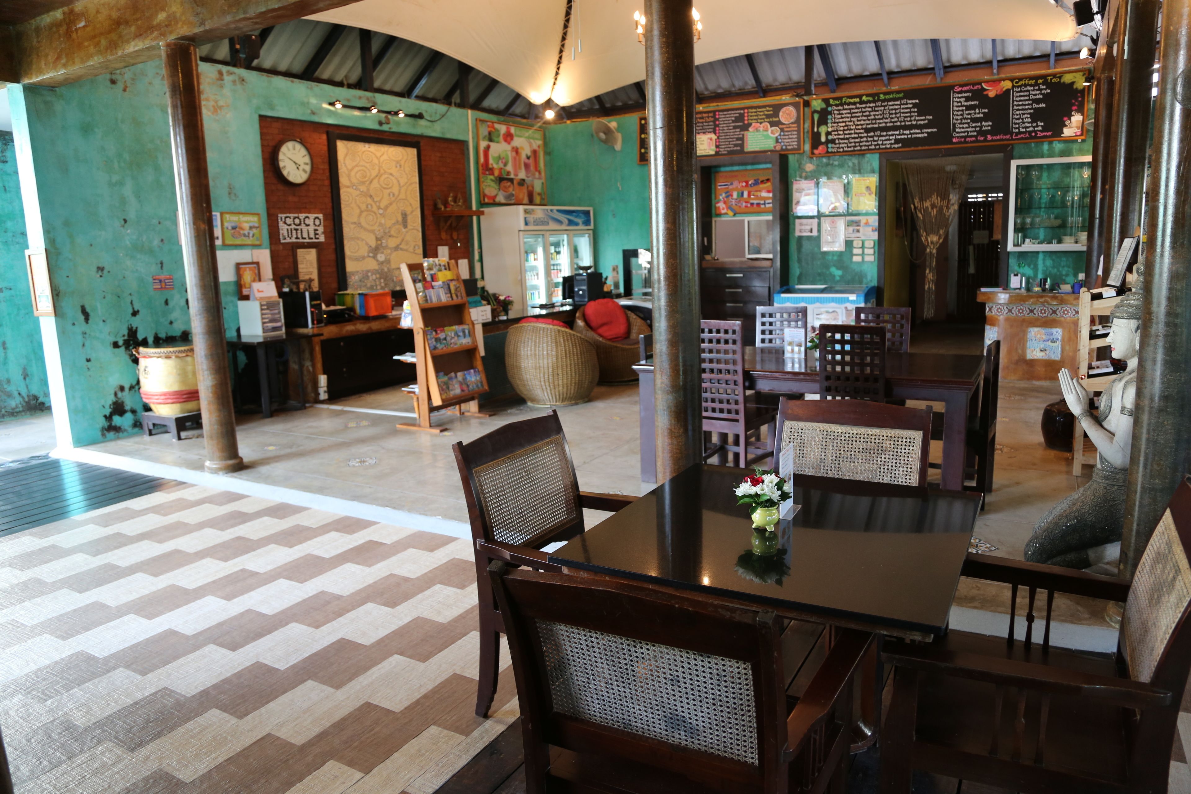 daily cooked-to-order breakfast for a fee