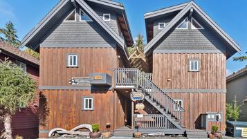 Vista frontal de la propiedad