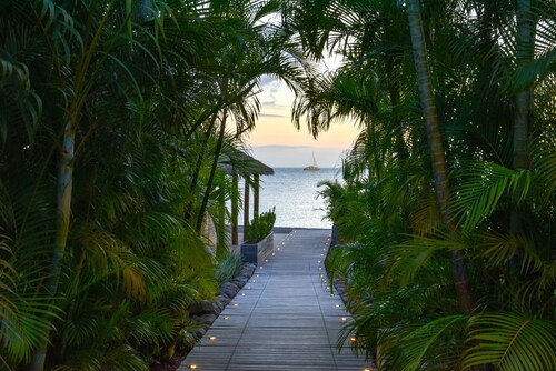 Paradise Beach Nevis