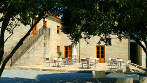 Breakfast, lunch and dinner served - Hotel Rural Maria da Fonte (Povoa de Lanhoso)