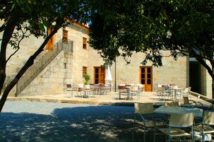 Se sirven desayunos, almuerzos, cenas y cocina regional 