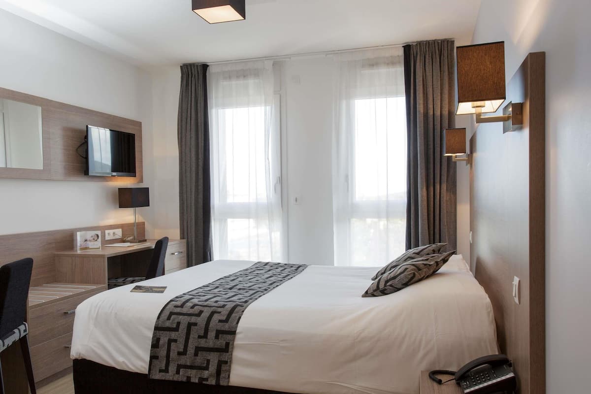 Studio, 1 Double Bed | Premium bedding, in-room safe, desk, soundproofing