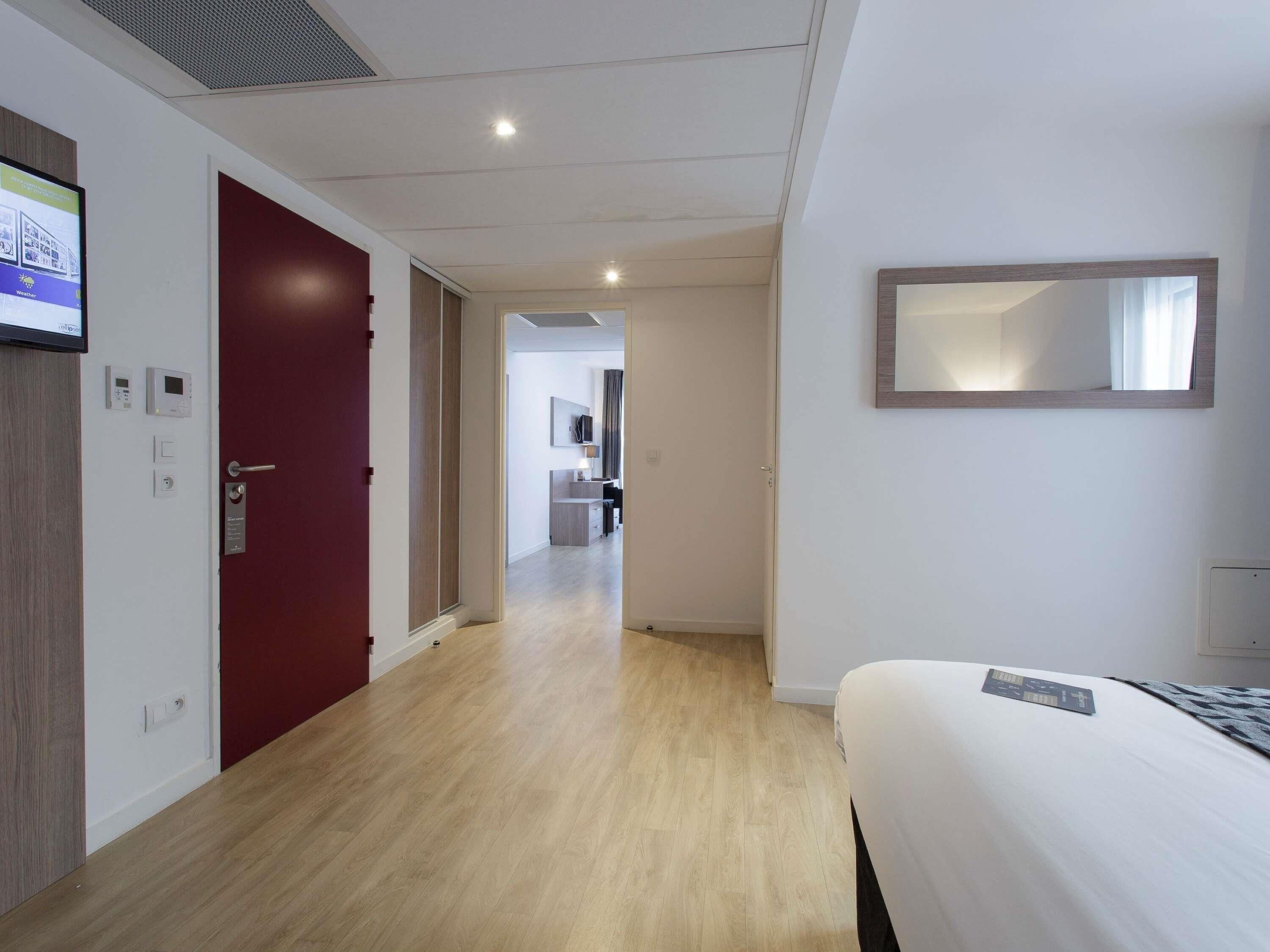 Premium bedding, in-room safe, desk, soundproofing