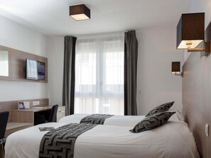 Studio, 2 Single Beds