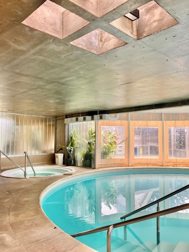 Howard Johnson by Wyndham Yerba Buena