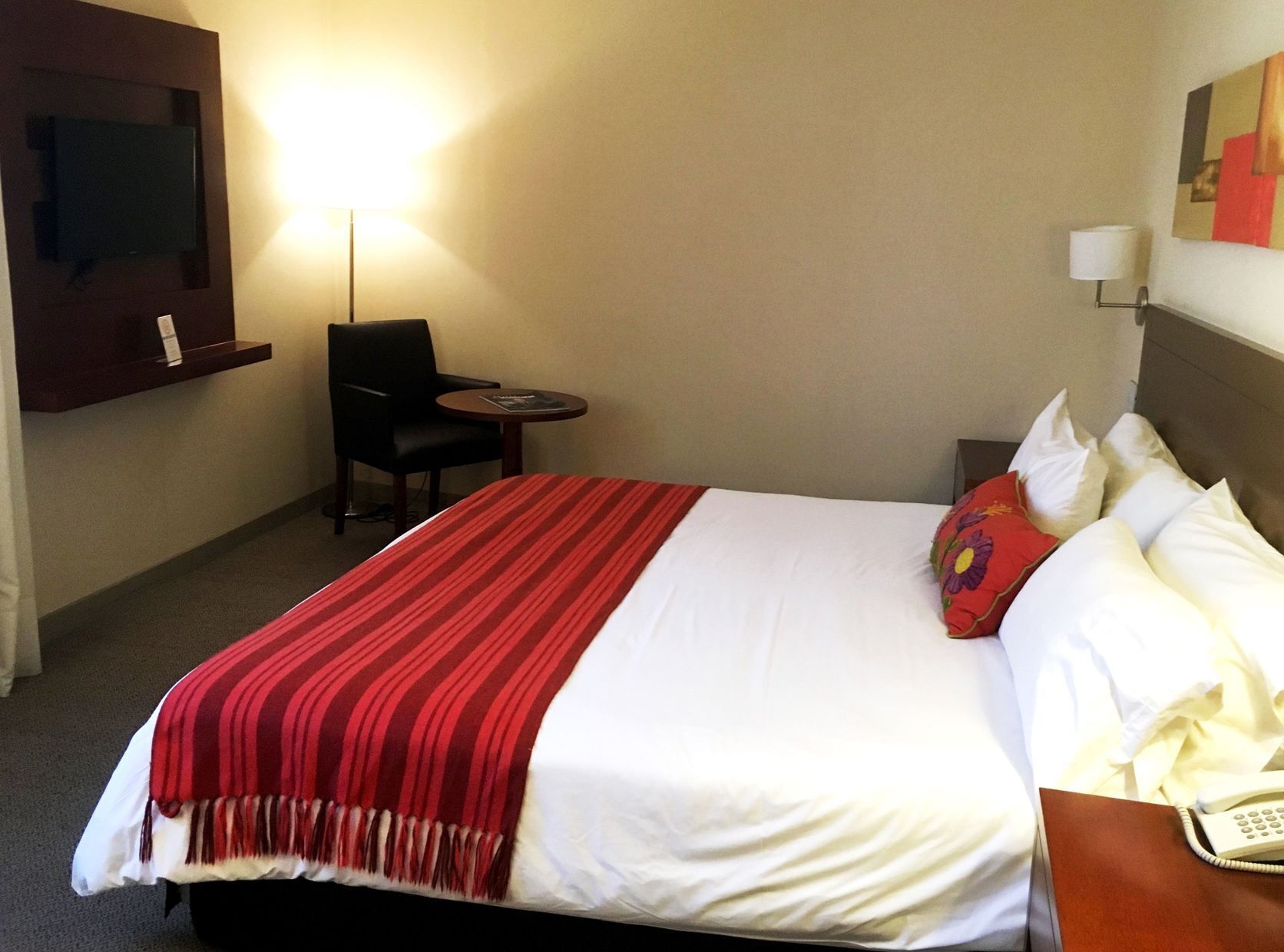 미니바, 객실 내 금고, 책상, 암막 커튼