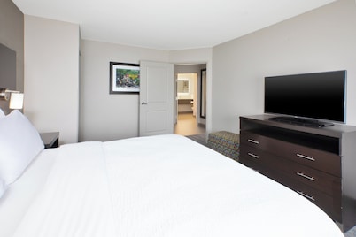 Holiday Inn Express & Suites Ann Arbor West by IHG
