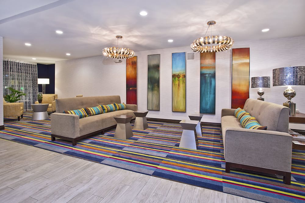 Holiday Inn Express & Suites Ann Arbor West by IHG