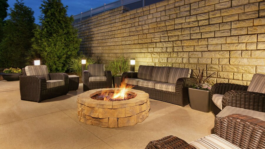 Hampton Inn & Suites Parkersburg Downtown