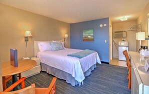 Economy Studio, 1 Katil Ratu (Queen) | Dihias secara berasingan, dilengkapkan perabot secara berasingan, meja 