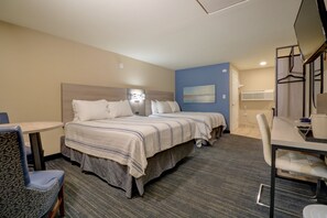 룸, 침대(여러 개) | 각각 다른 스타일의 인테리어, 각각 다르게 가구 비치, 책상, 노트북 작업 공간